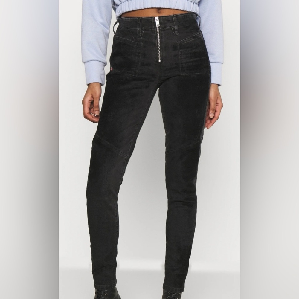 NWT - Diesel Women's Jet Black Skinny Jeans